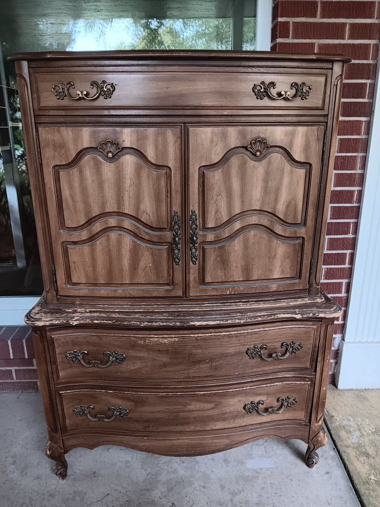 Dresser