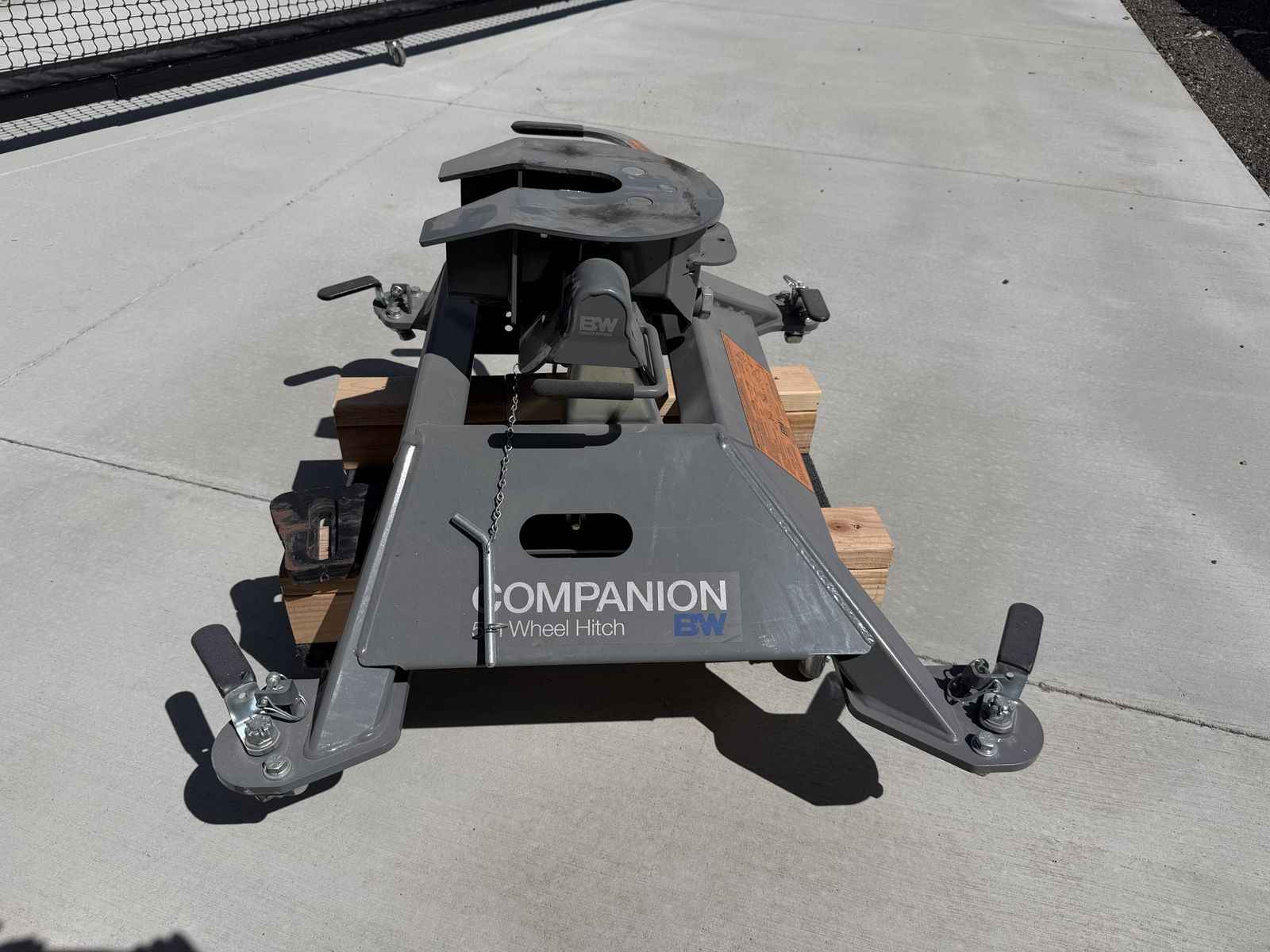 B-W Companion 5th wheel hitch