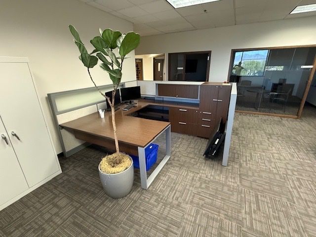 Teknion Leverage Manager Cubicle Stations