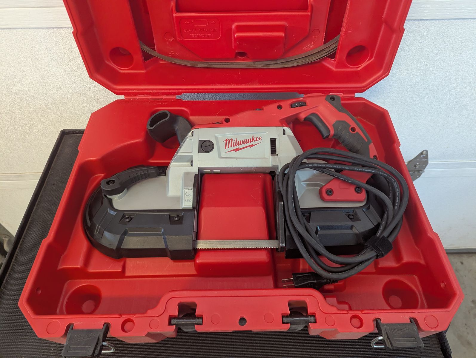 Milwaukee Corded Portable Band Saw with Carrying Case