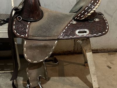 Hilason Treeless Saddle