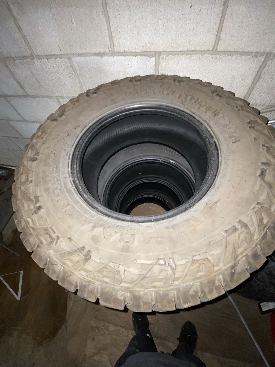 Mickey Thomson Baja boss 295 70 17 50% 