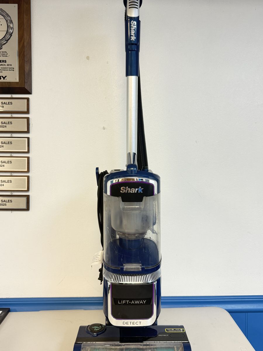 Shark Liftaway Detect Vacuum