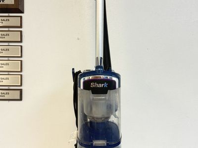 Shark Liftaway Detect Vacuum
