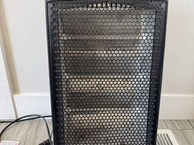 Pelonis quartz space heater
