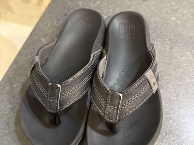 Flip-flops size 13–1