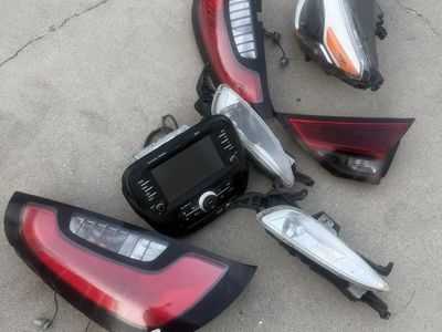KIA SOUL PARTS (Tailights, radio, etc)