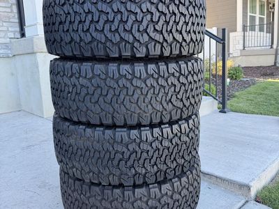 325/60R20 Bfgoodrich Ko2 Load E Almost New