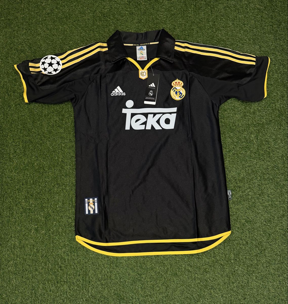 Adidas Real Madrid R. Carlos #3 Black/Yellow Soccer Jersey Men's Size L (Vintage 1990s)