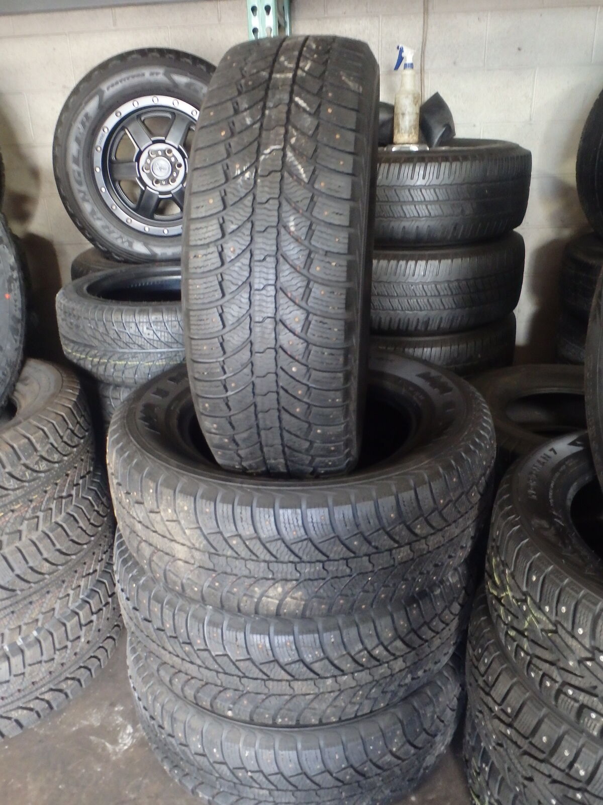 225/65R18 GENERAL GRABBER SET OF USED WINTER TIRES