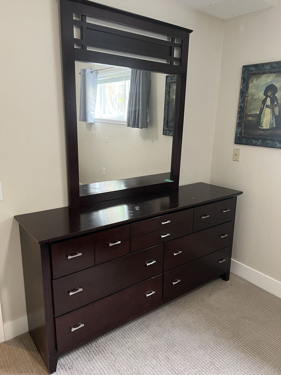Dresser