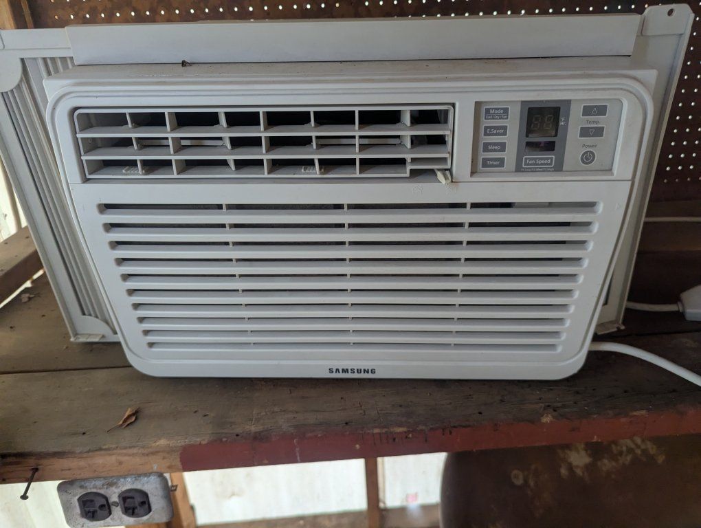 6000 BTU Window A/C unit