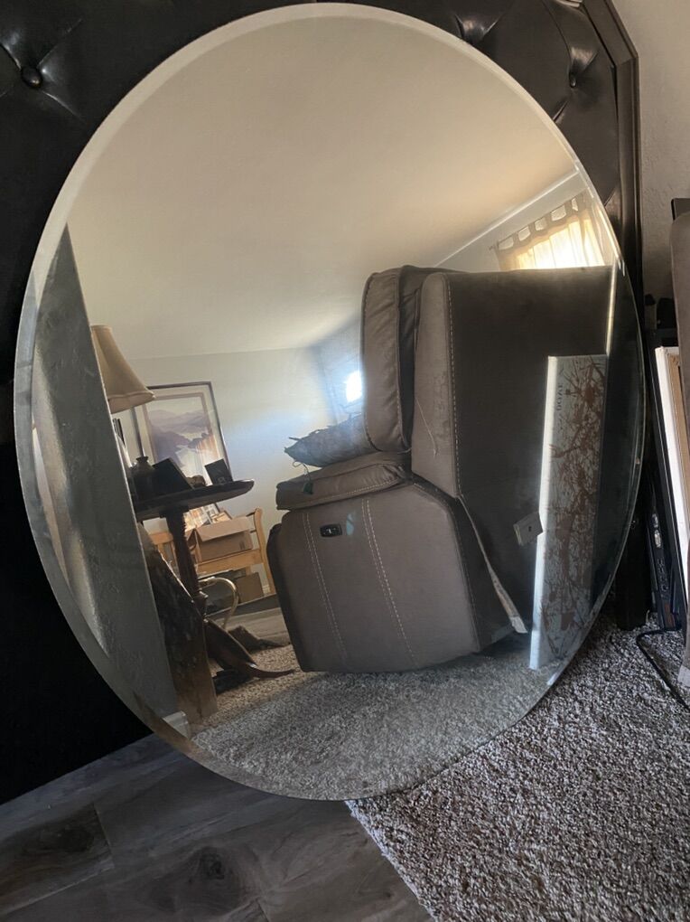 Round Beveled Mirror 48'