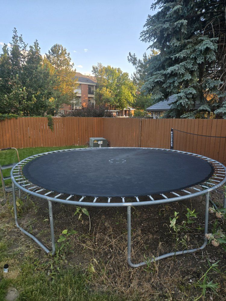 14' Round Outdoor Trampoline
