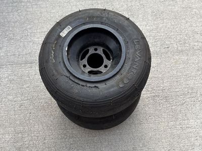 Levanto Racing Go-Kart Tires & Black Wheels Set - 10x4.50-5 LFC