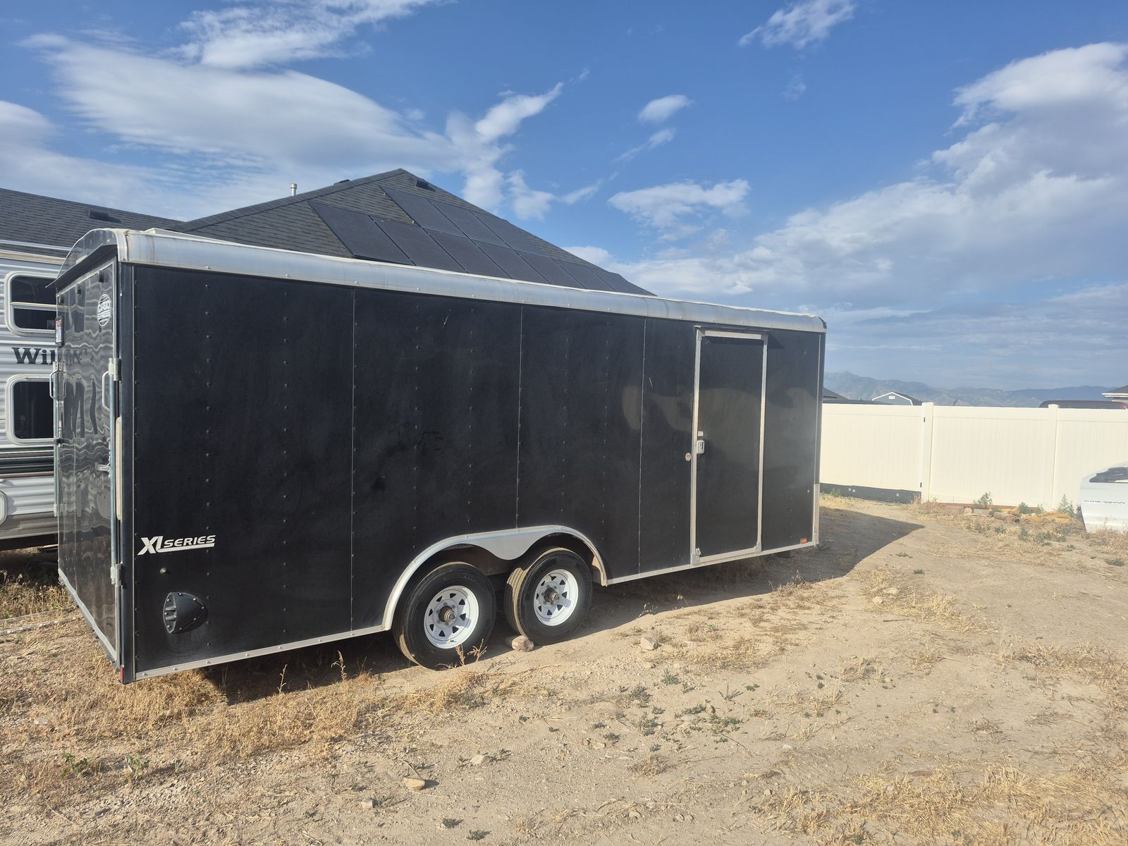 Enclosed trailer