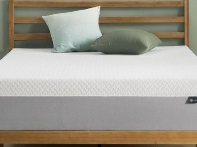 Zinus Green Tea 12" Memory Foam Mattress - Queen Size, Still Shrinkwrapped in Box