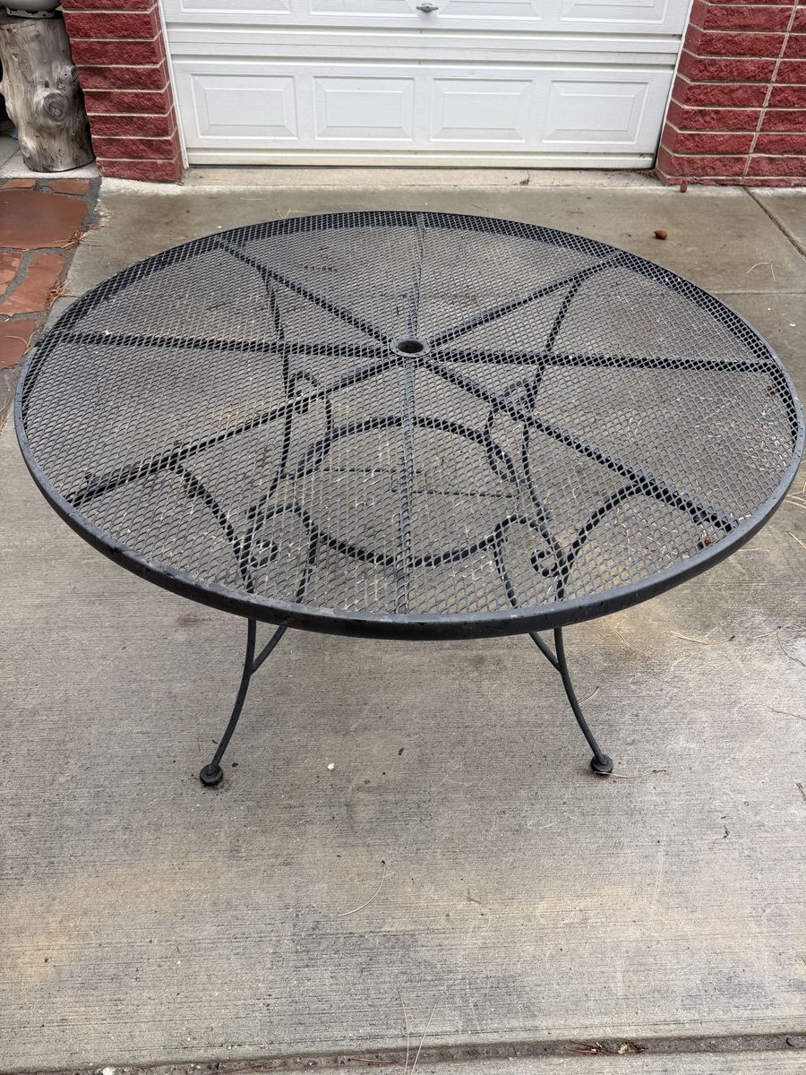 Expanded Metal Mesh Patio Table 48"