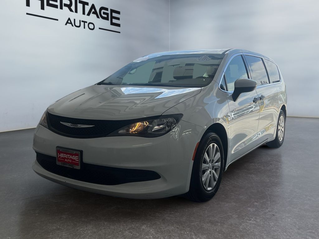 2021 Chrysler Voyager L