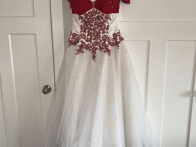 WHITE AND RED FORMAL DRESS