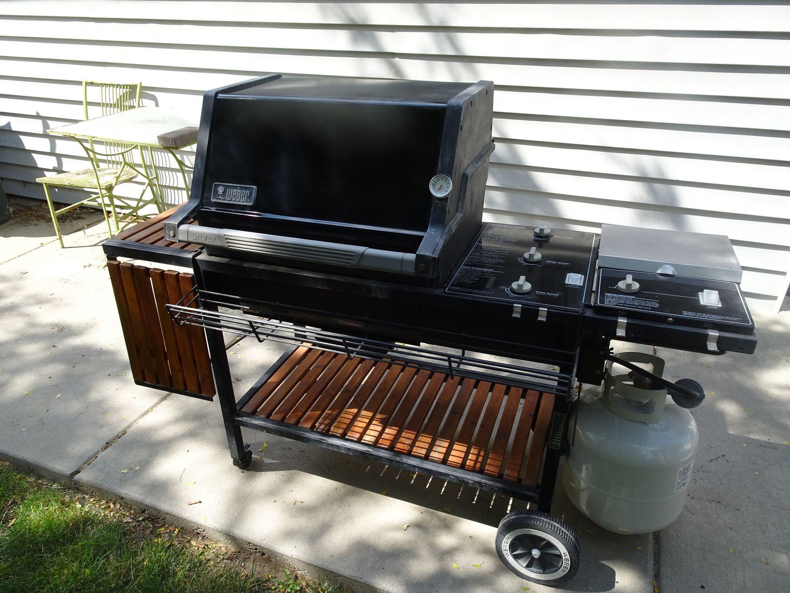 Weber LP Gas Grill. 3 burner.