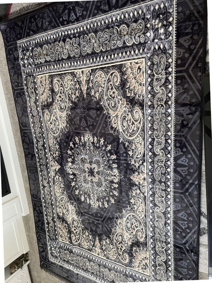 Main image 8