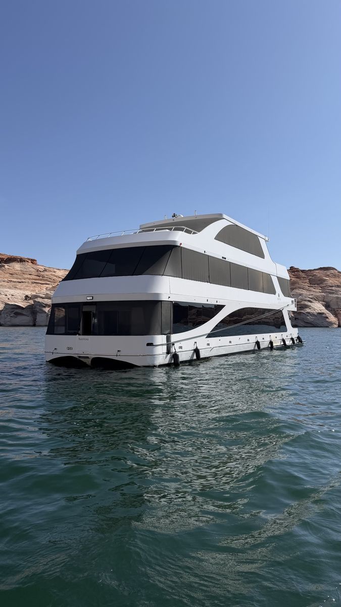 2019 Adonia Yachts 22’ x 93’ Houseboat 1/4 share