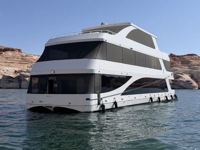 2019 Adonia Yachts 22’ x 93’ Houseboat 1/4 share