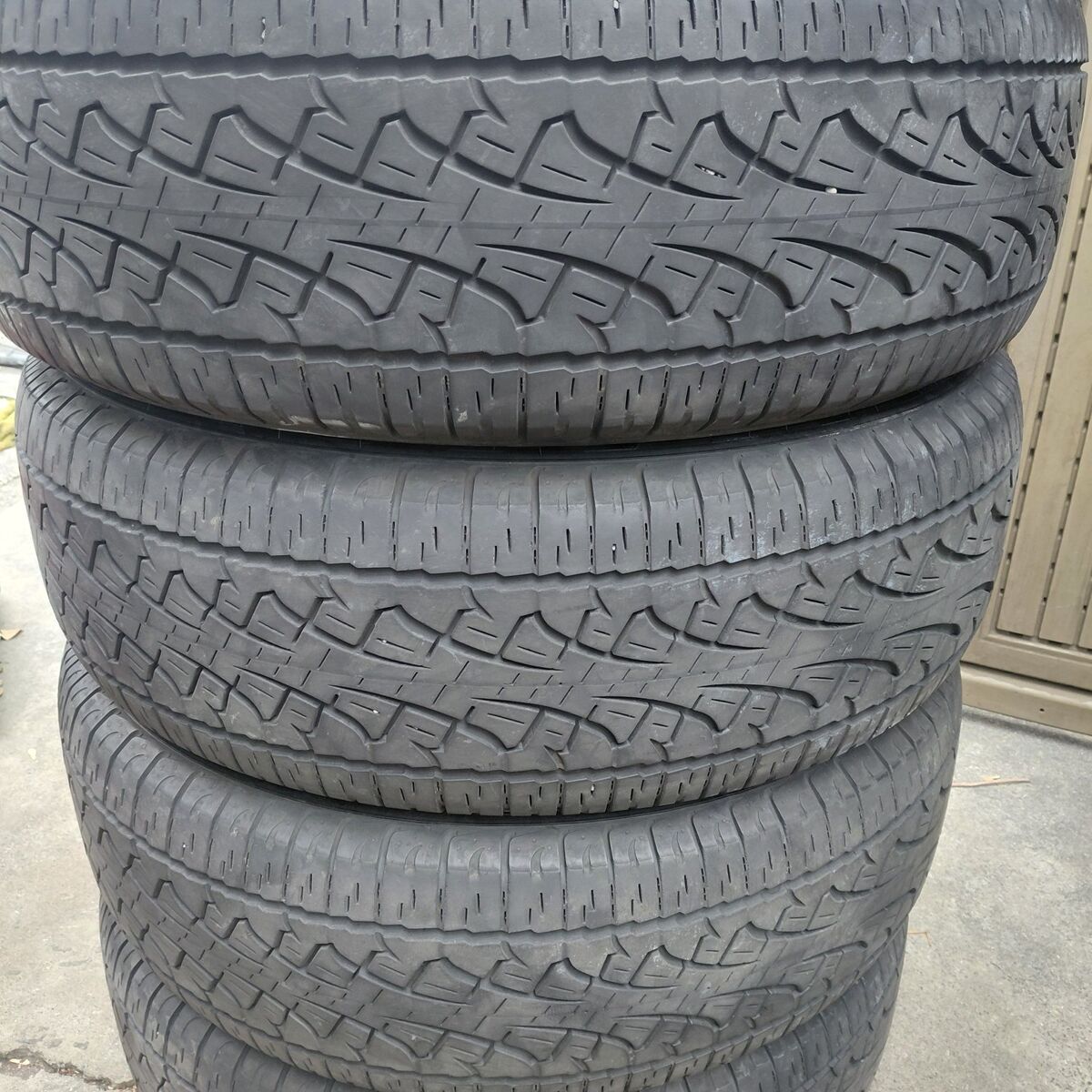 set of 4 265x70x17 pirelli Scorpion tires