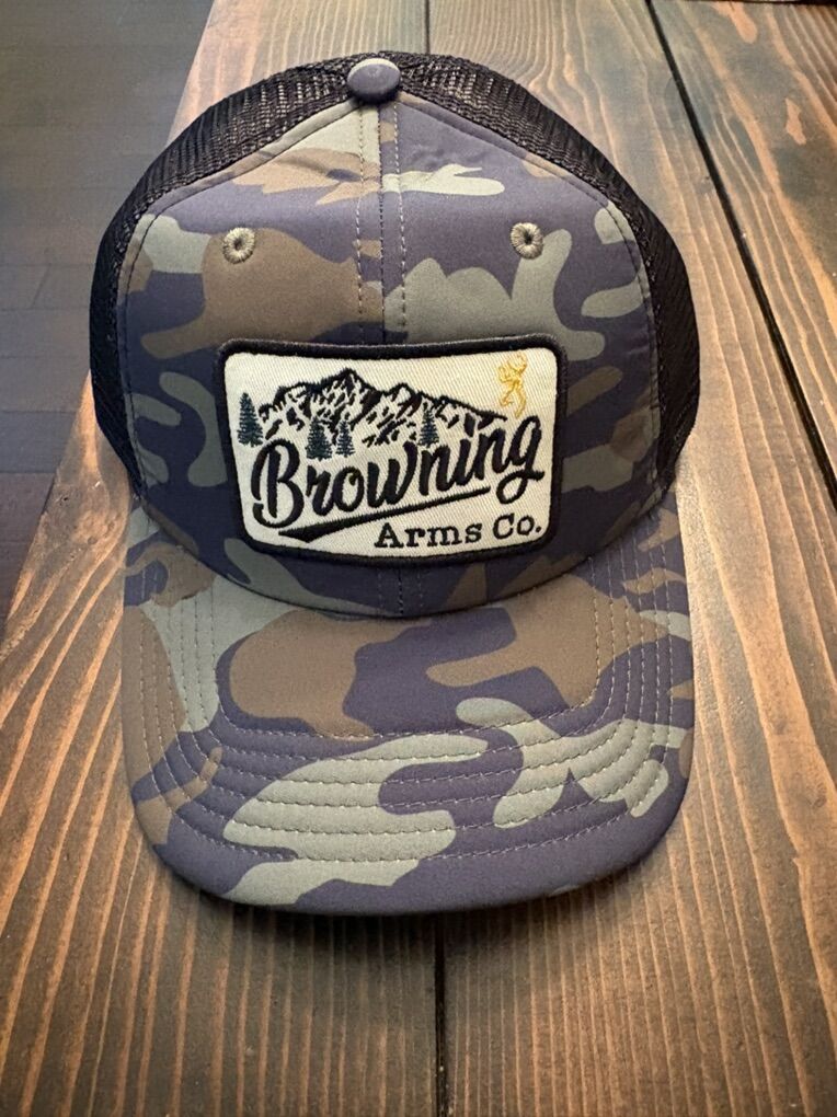 NEW Browning Camo Mesh Trucker hat
