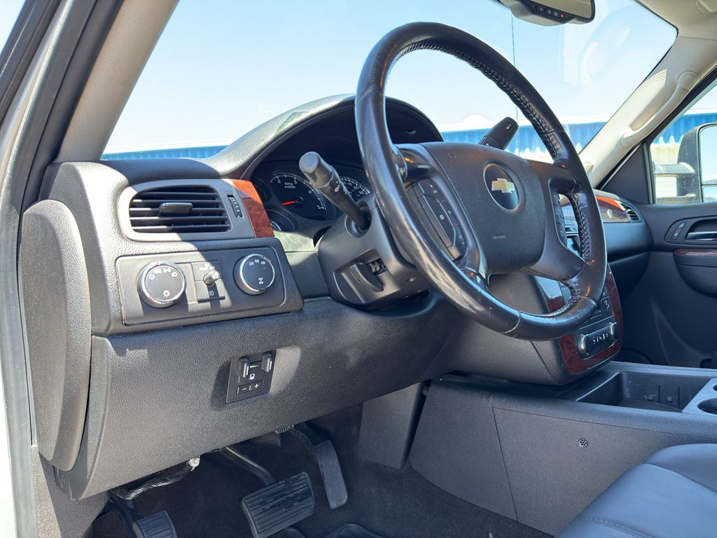 Main image 9
