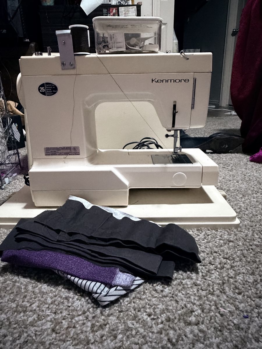 Vintage Sewing Machine (Priced at market, OBO!)