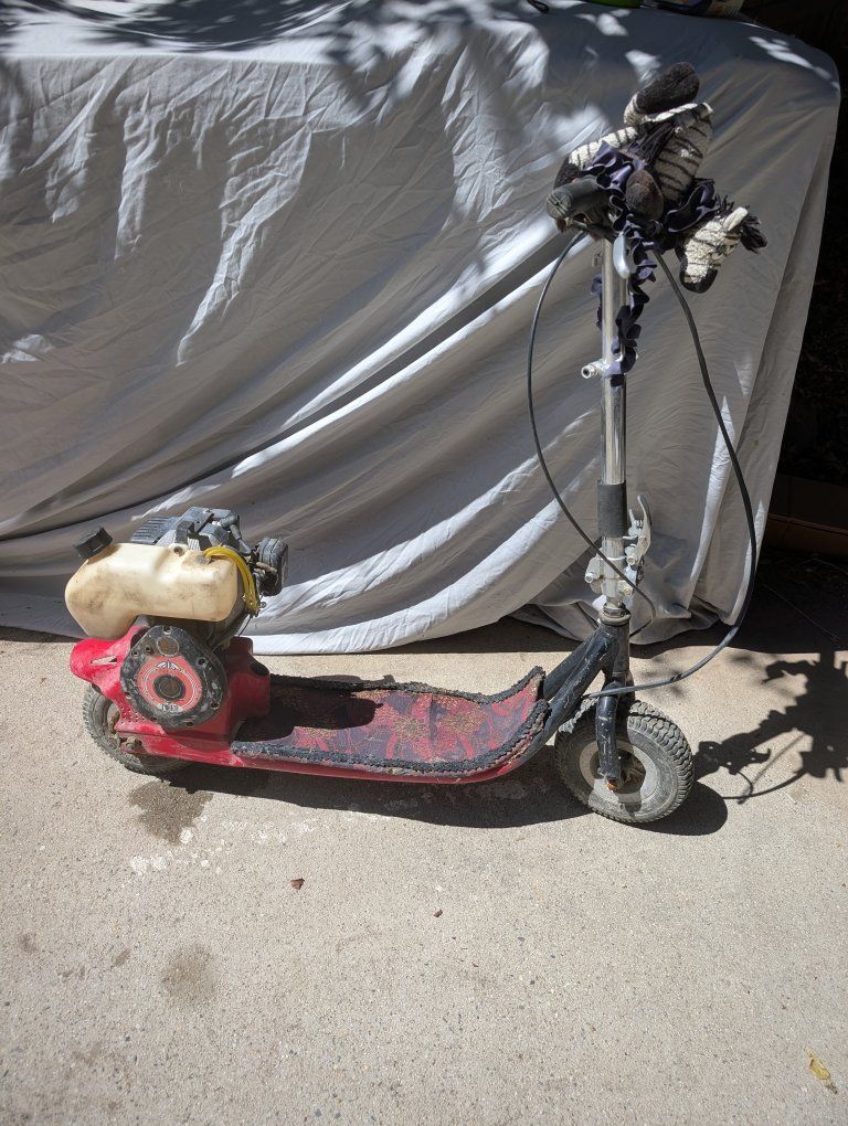 Vintage Gas-Powered Scooter - Great Project Piece!