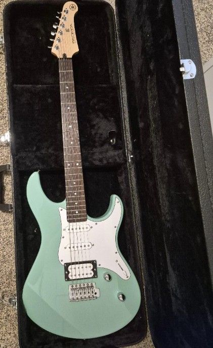 Yamaha Pacifica and Fender Blues Jr. III for sale