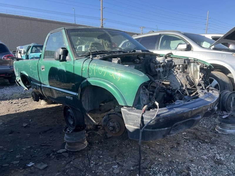 2000 Chevrolet S-10 Pickup Parts