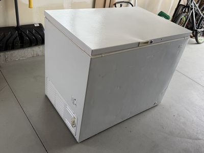 Frigidaire LFCH13M2MW0 Chest Freezer White
