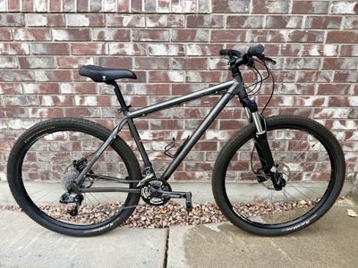 Large Motobecane Fantom 29 Disk Hardtail Mountain Bike