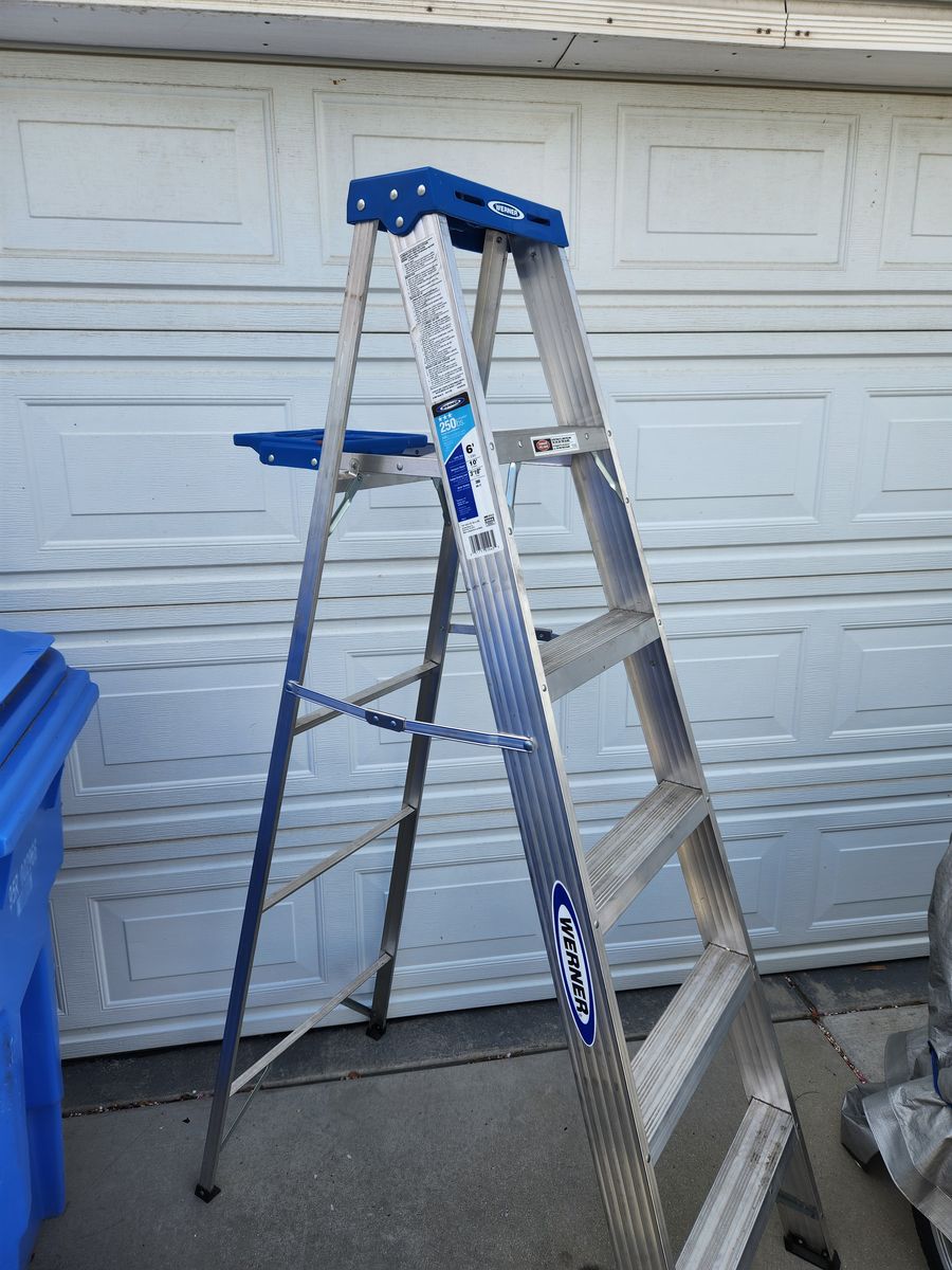 WERNER Stepladder, 6 ft Ladder