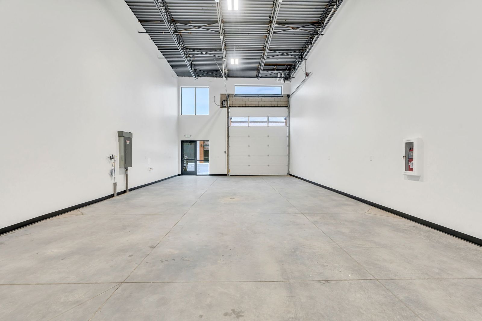 Main image 10