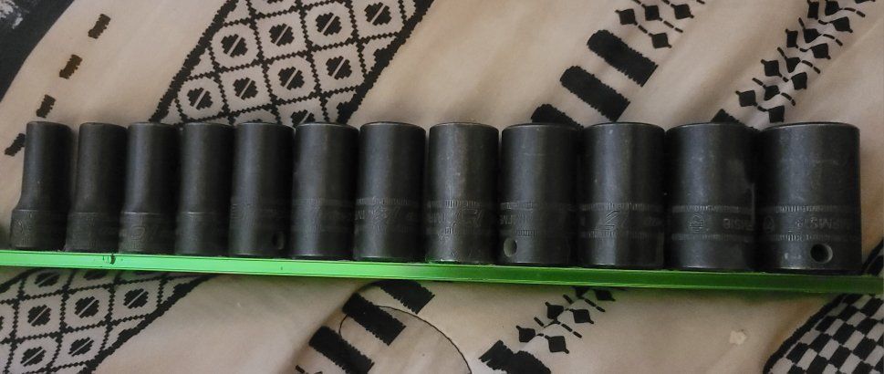 Snap-on 12 pc 3/8" Semi-Deep Impact Sockets