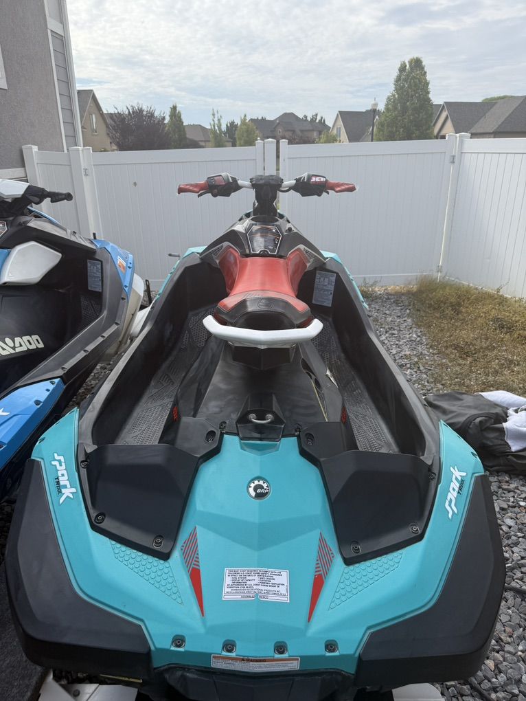 Main image 4