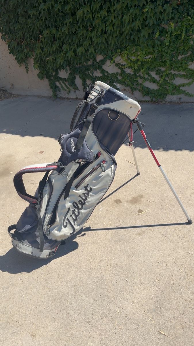 Titleist Golf Bag Stand Bag White/Blue/Red - Used Golf Equipment