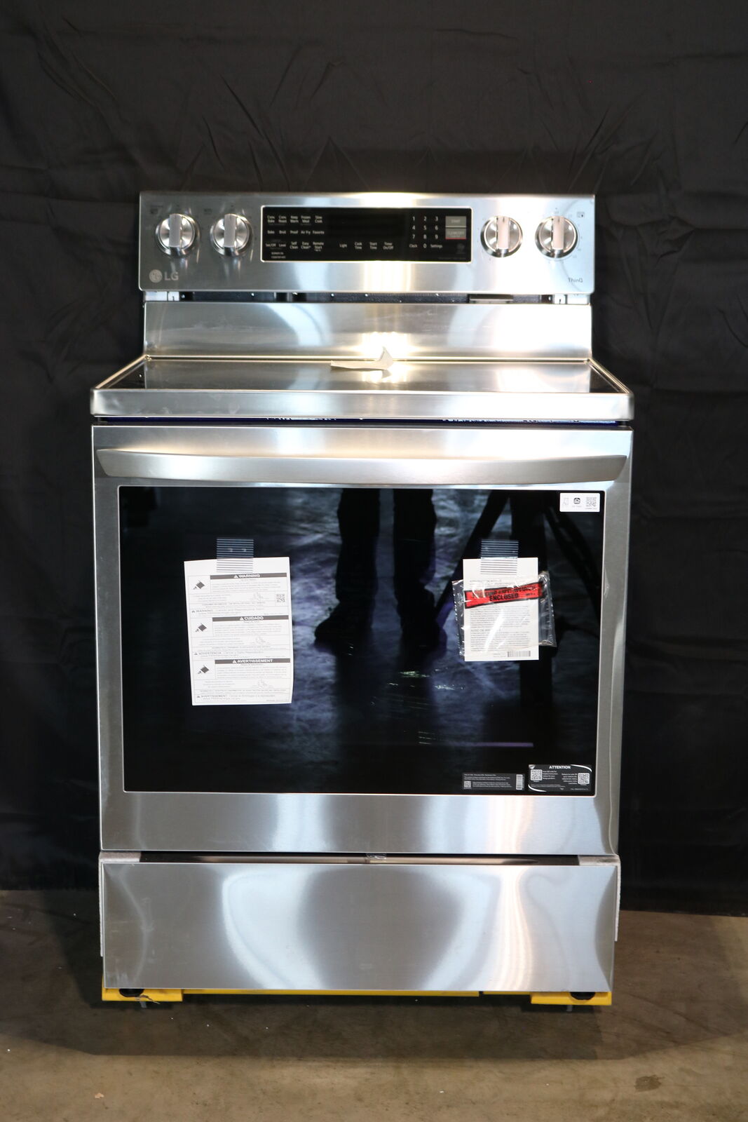 NEW!! LG Electric glass top range