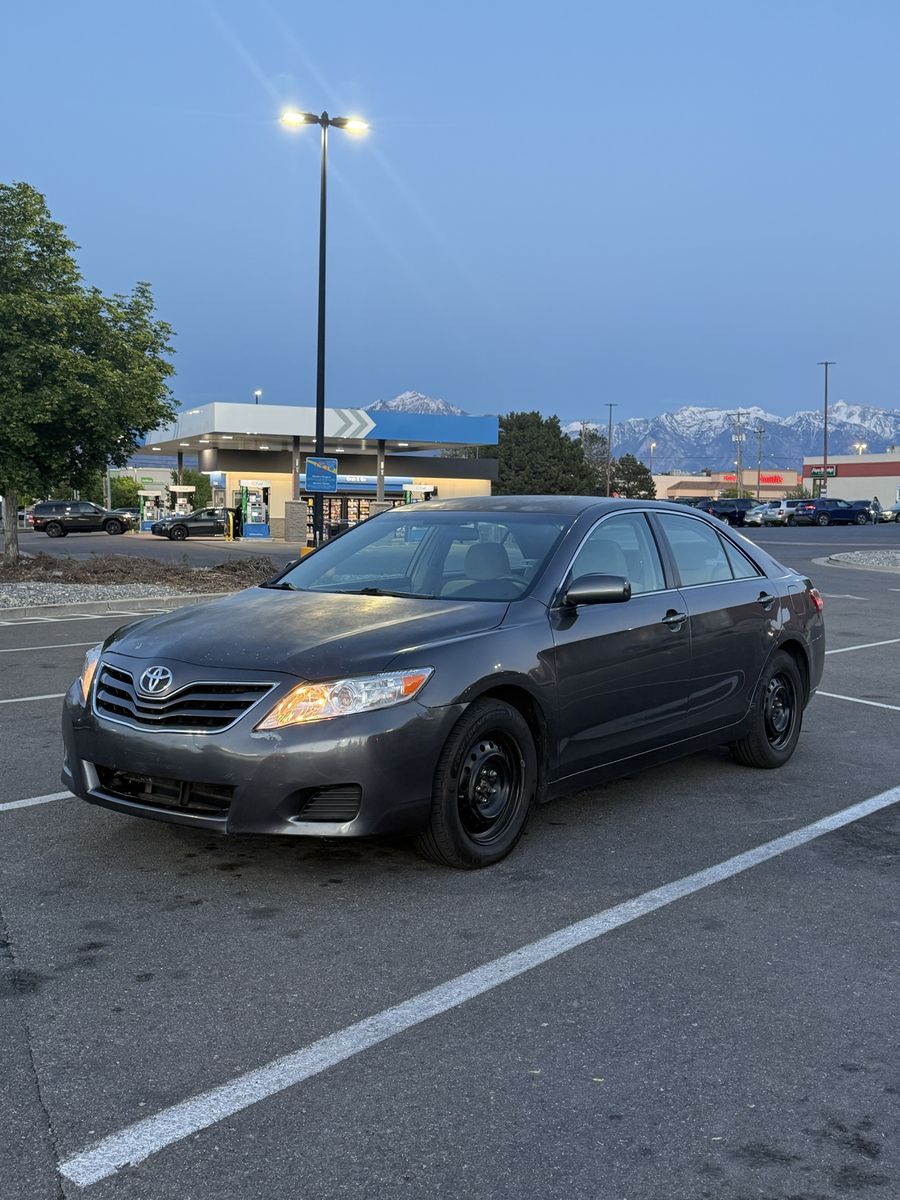 2011 TOYOTA CAMRY LE