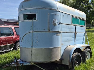 1976 two-horse bumper pull trailer