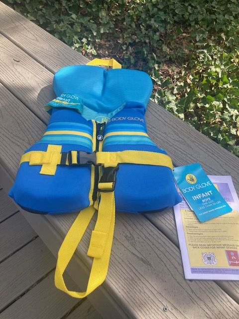 NEW w/Tags Body Glove INFANT Life Jacket   $25
