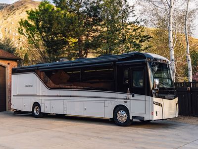 2019 Winnebago Horizon 40 A