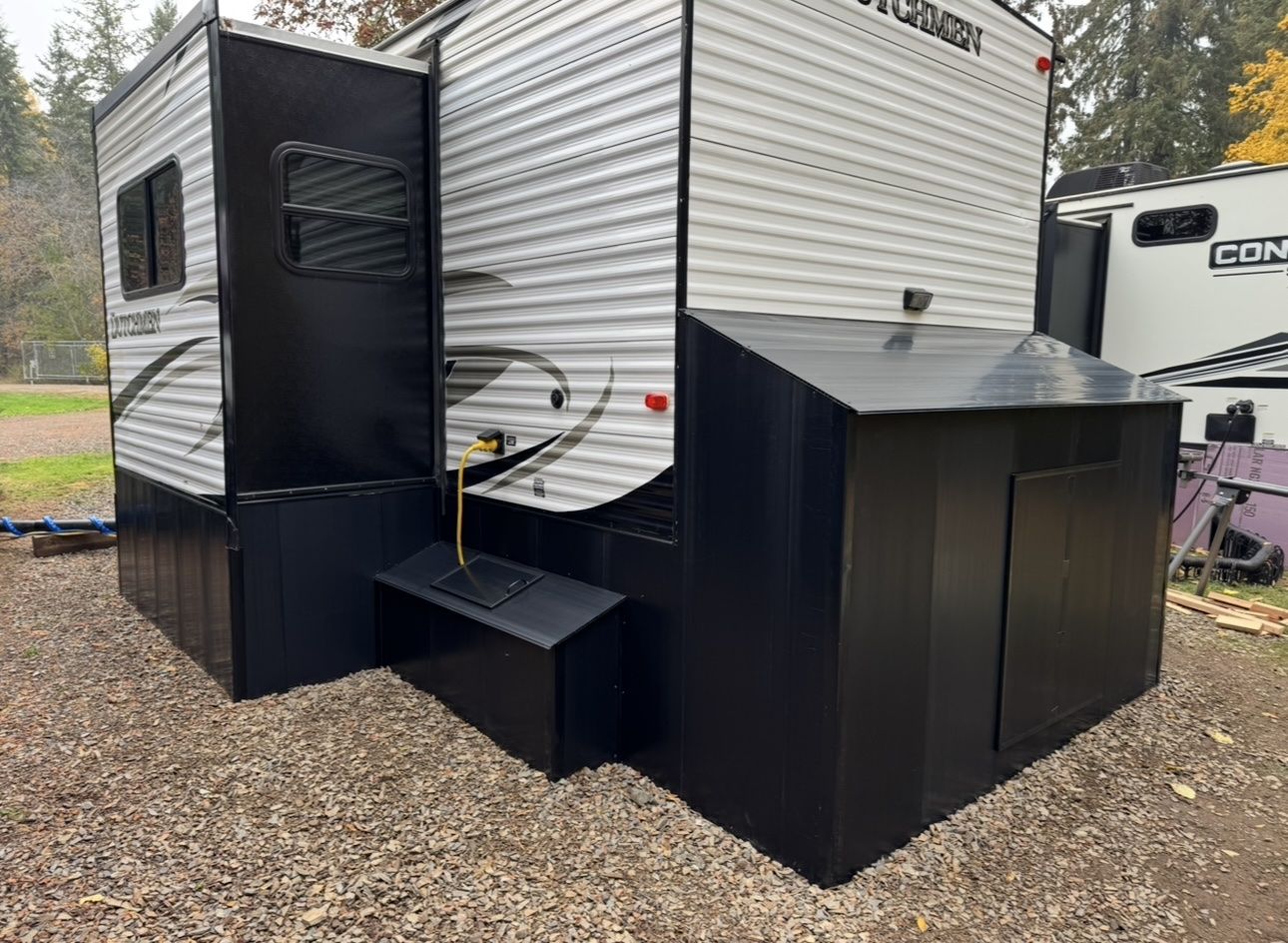 Main image 6