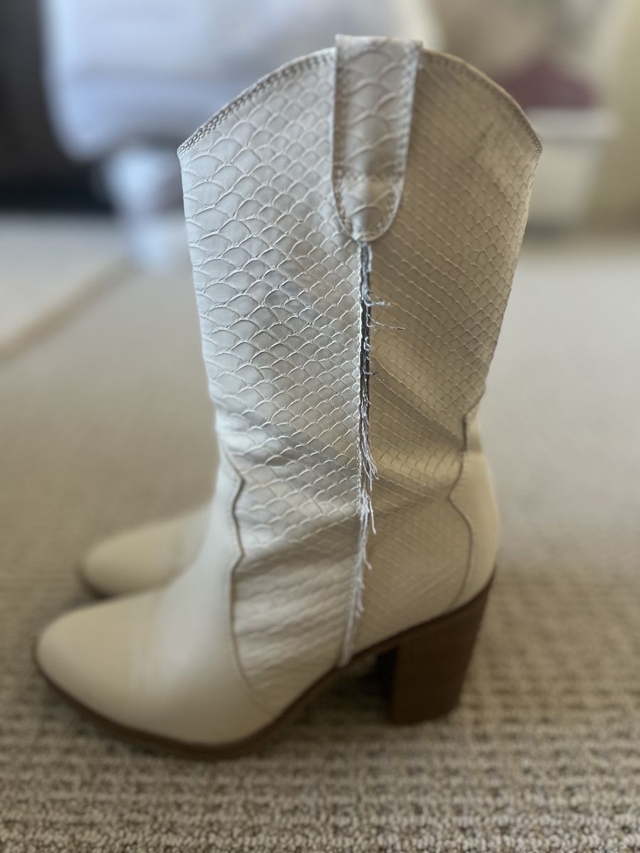 Cowgirl Boots - Snakeskin - Size 6