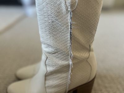 Cowgirl Boots - Snakeskin - Size 6